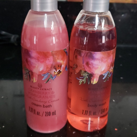 5X HOST PICK. NEW 8 Pc Bath Set-Cranberry & Pomegranate - Picture 2 of 5